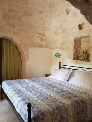 2 عدّة غرف نوم ومكواة/لوح كي وواي فاي مجانًا وملاءات أسرّة