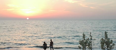 Una spiaggia nelle vicinanze