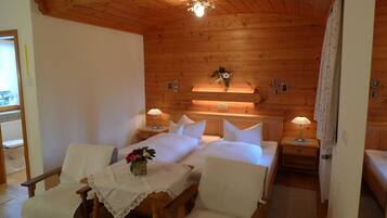1 bedroom, in-room safe, iron/ironing board, free WiFi