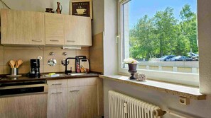 ثلاجة، ميكروويف، فرن، موقد طهي مسطح