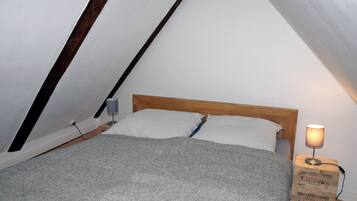 1 Schlafzimmer, Schreibtisch, Reisekinderbett, kostenloses WLAN