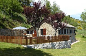 Exterior - Independent, very comfortable quiet house near lake and forest (Saint-Jeure-D'andaure)