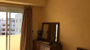 1 bedroom, iron/ironing board, bed sheets, wheelchair access