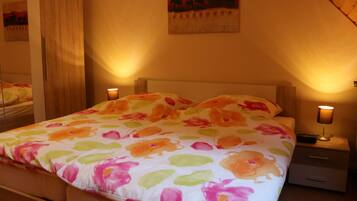 2 bedrooms, internet, bed sheets