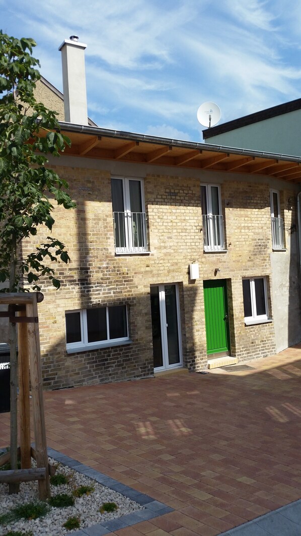 Exterior - Brick carriage house at Castle Park in Caputh (Schwielowsee)