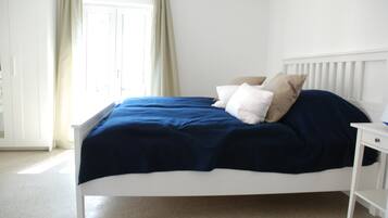 2 quartos, escrivaninha, Wi-Fi de cortesia, roupa de cama