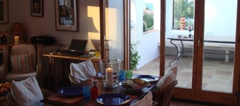 Few minutes to the beach