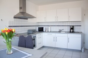 冰箱、微波炉、炉灶、茶具/咖啡用具