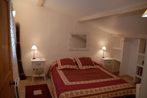 2 Schlafzimmer, Bügeleisen/Bügelbrett, Reisekinderbett, kostenloses WLAN