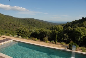 Outdoor pool, a heated pool - Cottage in the Bastidedesgipieres, near the Lac de Sainte Croix du Verdon (Aups)