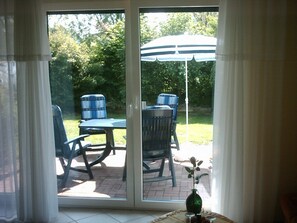 Dining - Comfortable, ground-floor vacation apartment with terrace and garden to make you feel at home. (24217 Schönberger Strand)