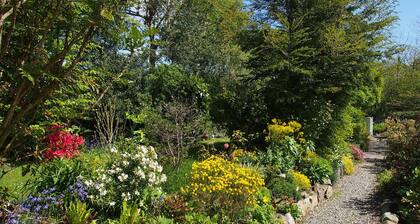 Boutique Holiday Cottage set in a large and tranquil garden near Durrus