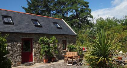 Boutique Holiday Cottage set in a large and tranquil garden near Durrus