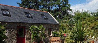 Boutique Holiday Cottage set in a large and tranquil garden near Durrus