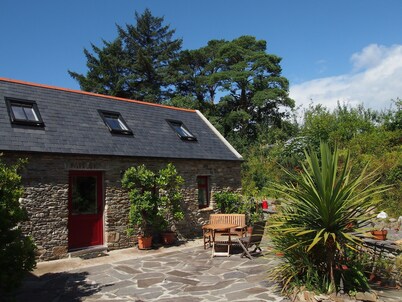 Boutique Holiday Cottage set in a large and tranquil garden near Durrus