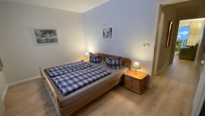 1 bedroom, WiFi (free), bed sheets