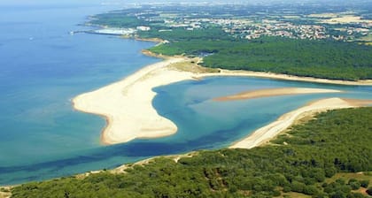 The Tahitian Pavilion Talmont Saint Hilaire Port Bourgenay Vendée