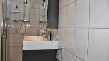 Shower, towels