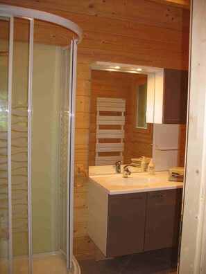 Shower, hair dryer, towels - Mountain Chalet sauna atmosphere cocooning nearby lakes and ski slopes (Basse-Sur-Le-Rupt)