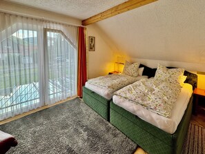 2 bedrooms, iron/ironing board, free WiFi, bed sheets