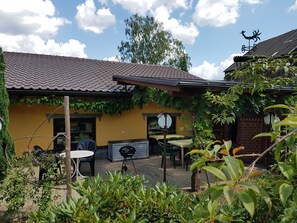 Outdoor dining - Cozy apartment in the beautiful Ore Mountains - apartment spring (Eibenstock)