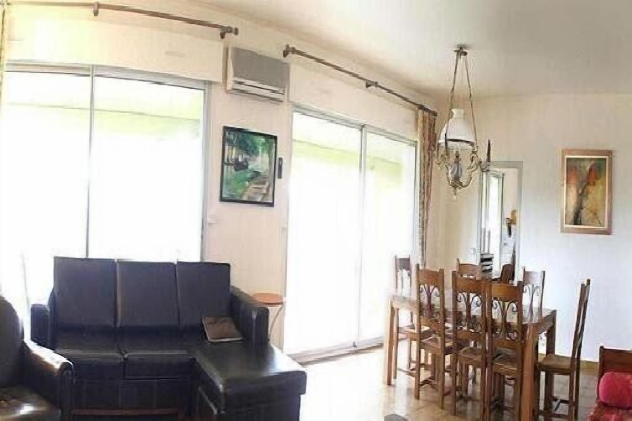 TV, lareira, videogames, DVD player