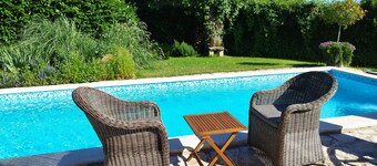 Charming stone house, private pool in a quiet location