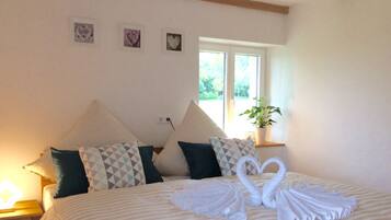 2 bedrooms, WiFi, bed sheets