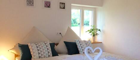 2 多间卧室、WiFi、床单