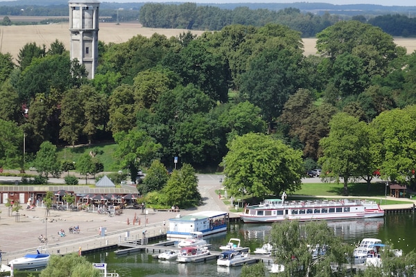 Röbeler Hafen mit Wasserturm
