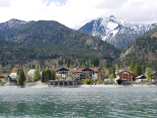 Apartment am Walchensee mit Terrasse und Seegrundstück [Kern]