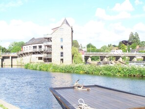 Unclassified image, 5 of 24, button