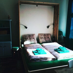 2 室のベッドルーム、アイロン / アイロン台、旅行用ベビーベッド、WiFi (無料)