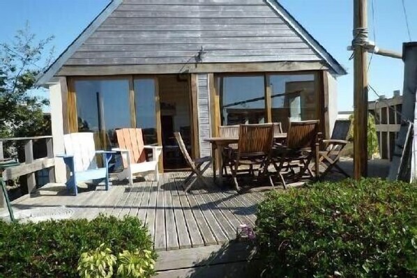 تناول الطعام بالخارج