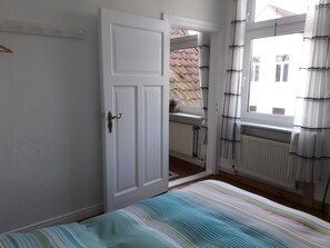 2 bedrooms, iron/ironing board, travel cot, WiFi