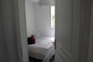 3 bedrooms, iron/ironing board, free WiFi