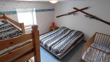 5 slaapkamers, een strijkplank/strijkijzer, gratis wifi