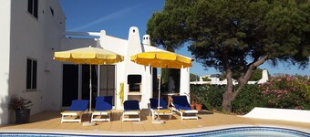 Poolvillla in Quinta do Paraiso, 800m van het strand/centrum