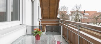 Spazioso appartamento con balcone e ascensore con vista sulle montagne