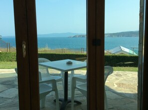 Outdoor dining - RIGHT PLACE FOR A DREAM VACATION (Burgas)