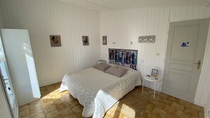 1 bedroom, WiFi, bed sheets