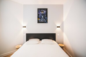 2 多间卧室、办公桌、熨斗/熨衣板、旅行婴儿床