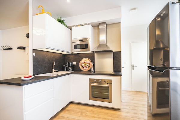 Refrigerador, microondas, horno, placa de cocina