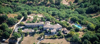 CASA 8 - Amplia terraza, muebles de jardín, hermosa vista, piscina, entretenimiento en todo