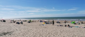 Top equipped, cozy holiday home with WiFi and parking - close to the beach