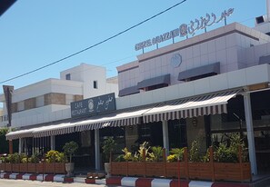 المنشأة من الخارج