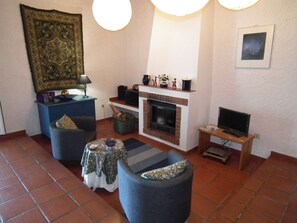 Fernseher, Kamin