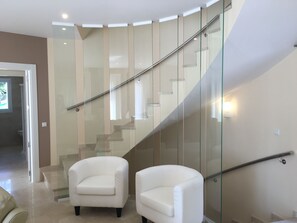 Interior - Beautiful 5 bedroom 5 bathroom villa with panoramic views and private pool (Mijas Costa)