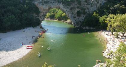 MAISON AVEC PISCINE DANS GOLF 18 TROUS