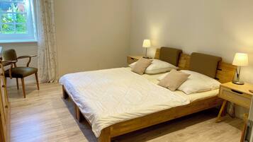 8 Schlafzimmer, BĂŒgeleisen/BĂŒgelbrett, Reisekinderbett, kostenloses WLAN